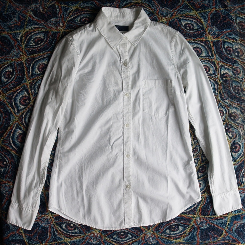 Gap Women Button Down Shirt - Boyfriend Fit - S